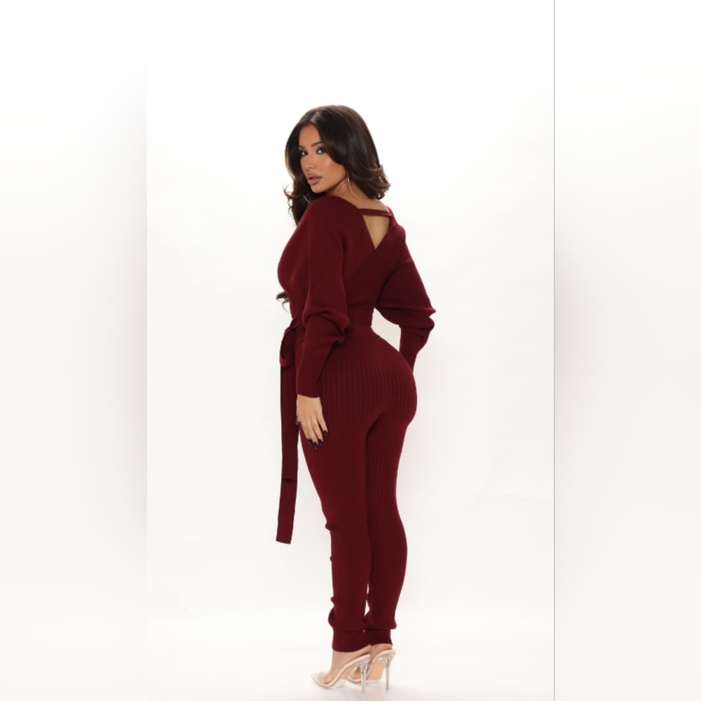 Hold Me Closer Sweater Legging Set in Burgundy - Picture 2 of 2